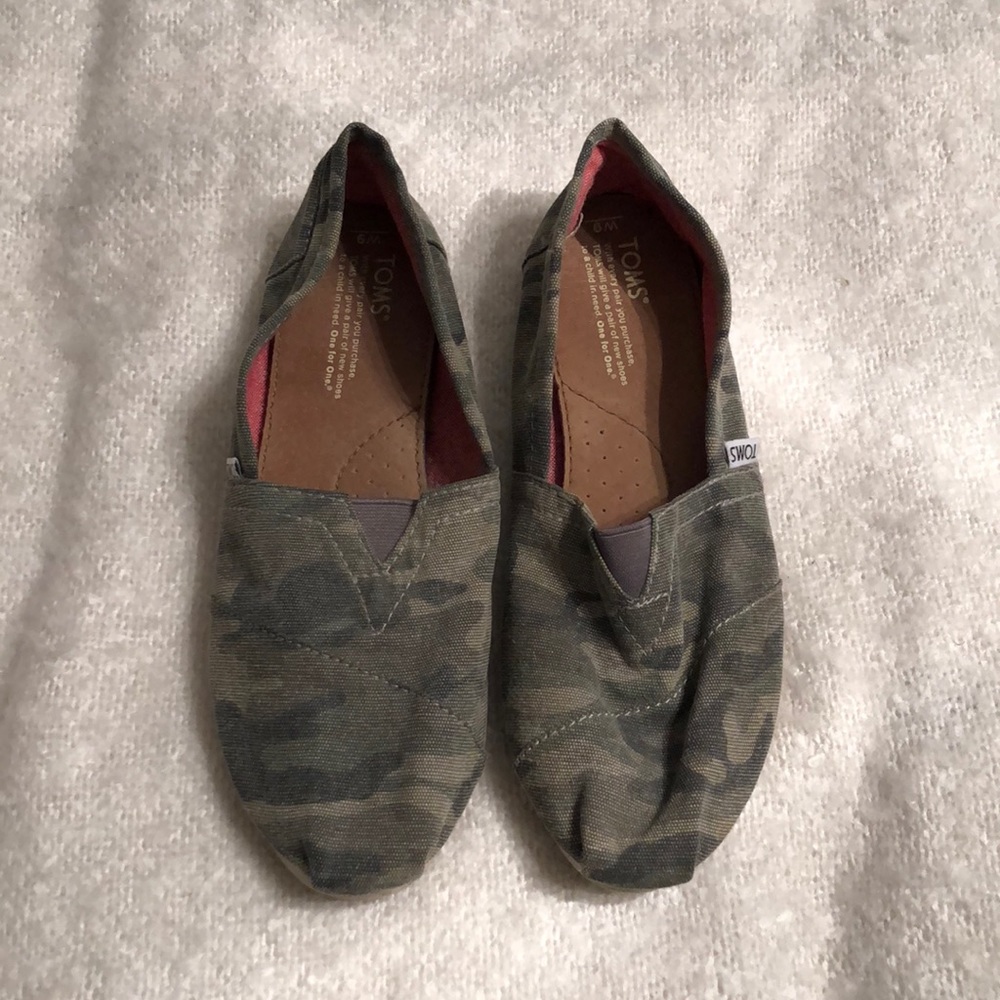 Tons Camo Slip-ons
